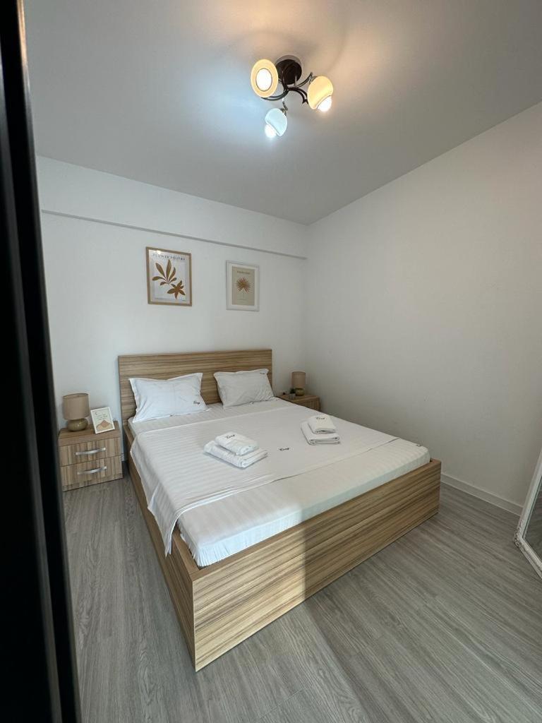 Cozy Holidays In Center Of Suceava Esplanada Exterior photo